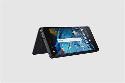 ZTE Axon M is a dual-screen flip phone you might actually want