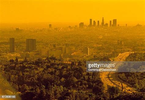 135 Los Angeles Skyline 1990s Stock Photos, High-Res Pictures, and ...