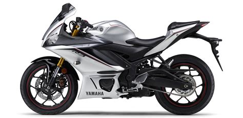 ヤマハマットシルバーも登場YZF R3 ABSYZF R25 ABSに新色新グラフィックを採用し2 14に発売 バイク