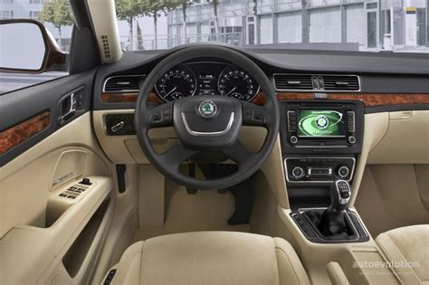 Skoda Superb Specs Photos