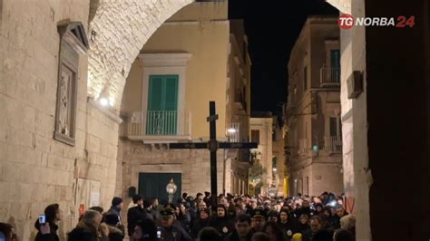 Molfetta Quaresima Lantica Processione Della Croce Norba Online