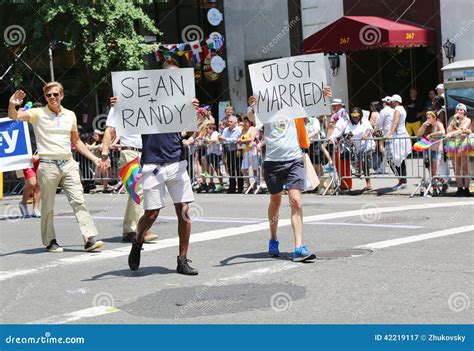 Participantes De Lgbt Pride Parade Em New York City Fotografia Editorial Imagem De Igualdade