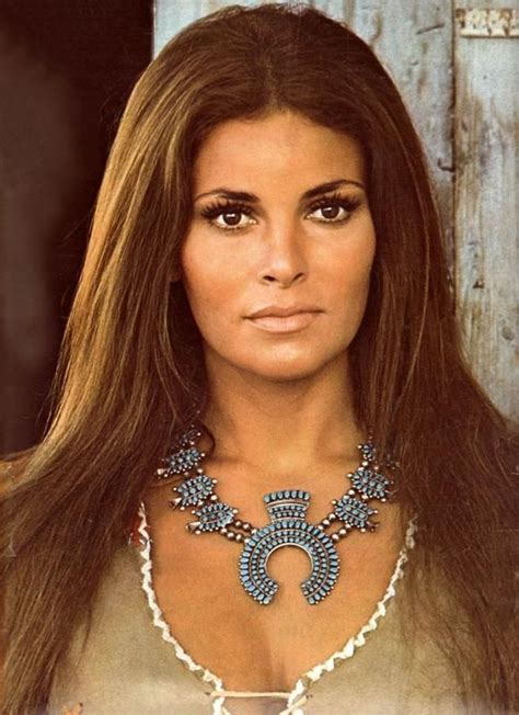 Raquel Welch Bombshell Beauty Of The 1960s Rachel Welch Vintage Beauty Hollywood Stars