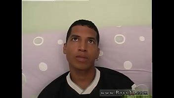 Sexe gay petit sexe gay À ma grande surprise il faisait un travail