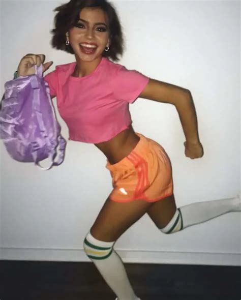 Isabela Moner Sexy And Hot Bikini Pictures Inbloon