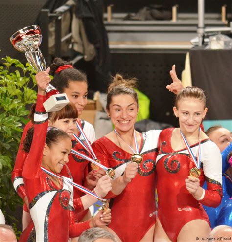 Gymnastique l équipe féminine d NR Gym championne de France