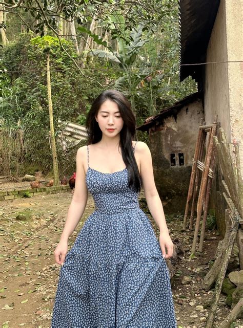 Ngắm loạt ảnh đời thường làm người xem xốn xang của hot girl bánh tráng