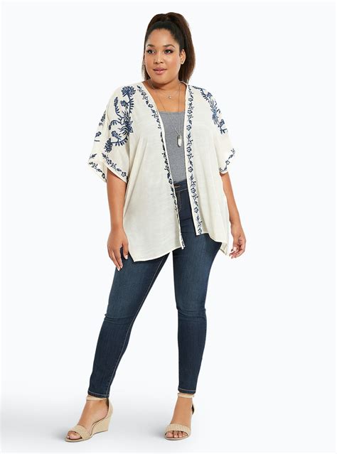 15 Plus Size Kimono Jackets For Light Summer Layering — Photos