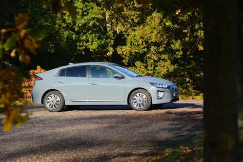 Hyundai Ioniq Electric Premium Se Review Greencarguide