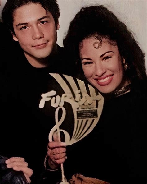 𝐁𝐚𝐛𝐲𝐠𝐢𝐫𝐥 𝐒𝐞𝐥𝐞𝐧𝐚 On Instagram “the Perez Couple 🌹💞 Selena Chrisperez” Selena Quintanilla