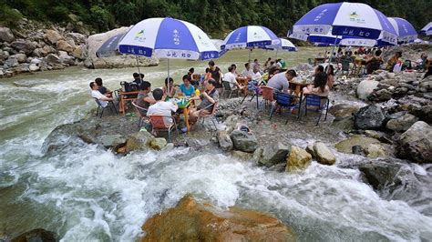 Chinese Mahjong Lovers Take To The River To Beat The Heat BBC News