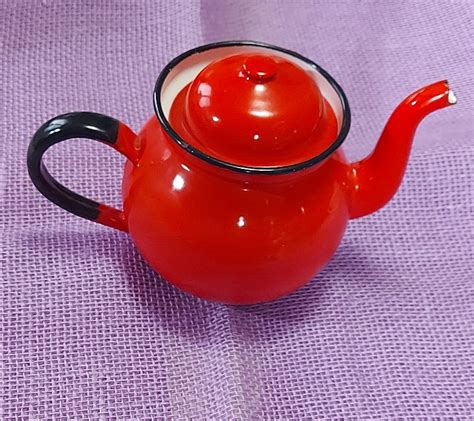 Small Lipstick Red European Enamel Vintage Metal Teapot Wildchild708