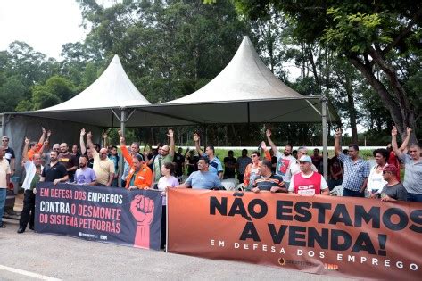 Sindipetro SJC protocola aviso de greve na Revap Sindipetro São