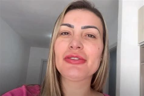 Andressa Urach não irá mais apresentar o Miss Bumbum Escolhas