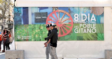 Val Ncia Celebra Amb Una Jornada Festiva El Dia Internacional Del Poble