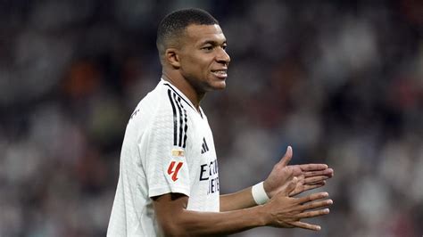 Equipe de France pourquoi labsence de Kylian Mbappé fait elle