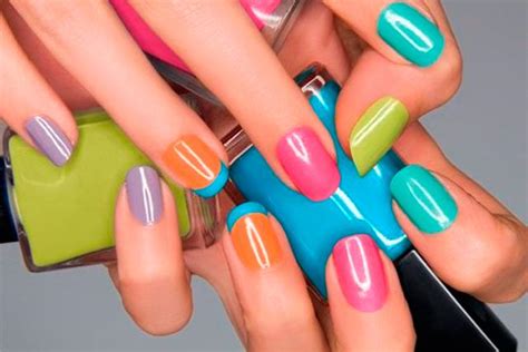 Cómo elegir el color del esmalte de uñas 6 pasos