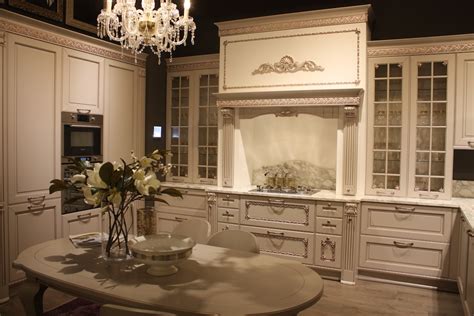 Glass Kitchen Cabinets To Enhance Your Cooking Area