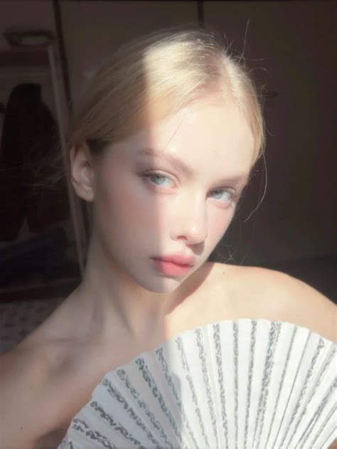 L Nh G I Nga Nude G I C M Khi N C Nh M Y R U M M N