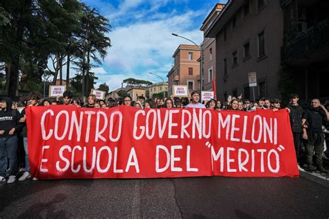 Firenze Pioggia Di Critiche Su Valditara Dopo L Attacco Alla Preside