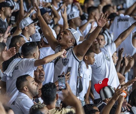 Atlético MG bate recorde de público em vitória sobre São Paulo no