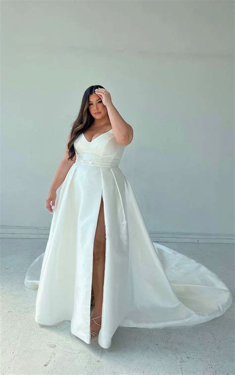 plus size a line wedding dresses 4
