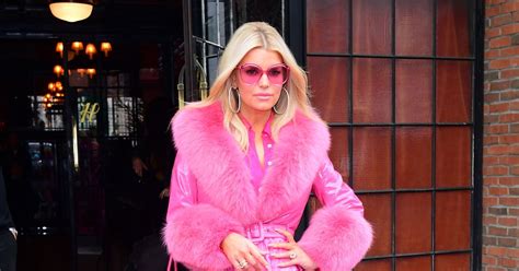 Jessica Simpson Channels Legally Blonde In Eye Poppingly Pink Outfit Irish Mirror Online