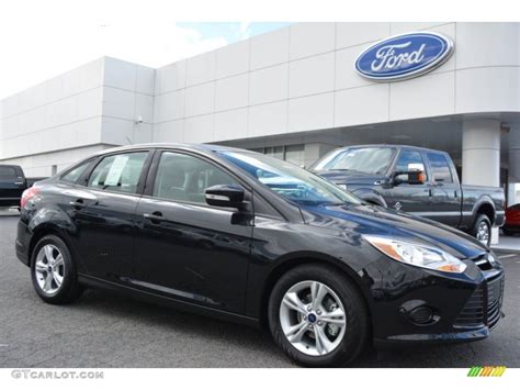 2014 Tuxedo Black Ford Focus Se Sedan 99796398 Car