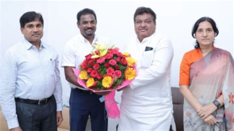 cricketer muttiah muralitharan  invest rs crore  beverages