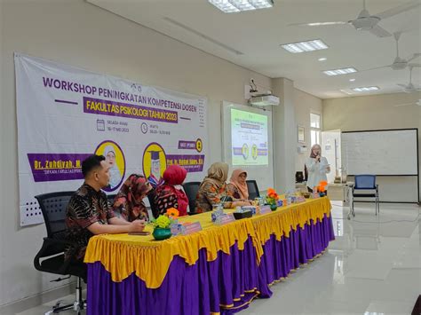 Opening Ceremony Workshop Peningkatan Mutu Dan Kompetensi Dosen Prodi