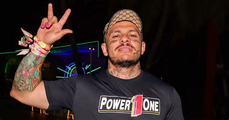 Após se assumir pan Toguro explica declaração de que é gay Sou moon sexual