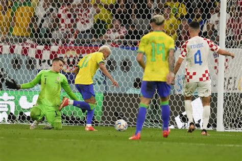 Video Neymar rompe el cerrojo croata con un golazo y alcanza a Pelé