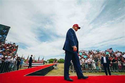 Trump Criticizes Zelenskyy and Threatens to Cut Aid to Ukraine If