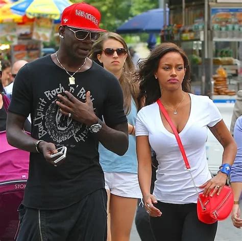 Photos Mario Balotelli à Peine Fiancé à Fanny Neguesha Cest Déjà Compliqué Public