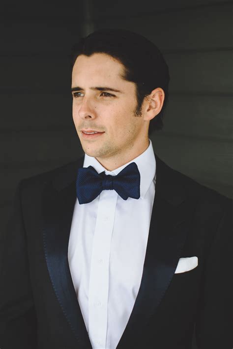 Groom Photos: Mango's Guide - Toronto Wedding Photographer 