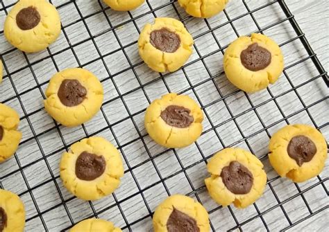 Resep Thumb Print Cookies 5 Bahan Oleh Olive Cookpad