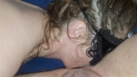 Bardzo gorąca amatorska milf pokazuje swoje hardcorowe sceny Prawdziwe domowe ekstremalne