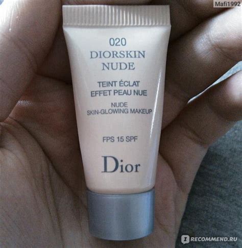 Тональный крем Dior Diorskin Nude Skin glowing Makeup SPF 15 Это не