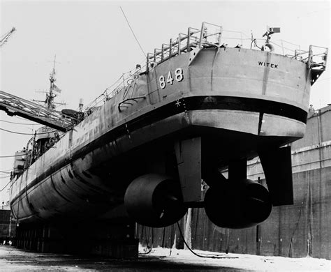 Uss Witek Dd 848 Showing Her Newly Installed Experimental Pump Jet