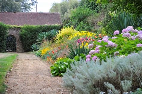 20 Munstead Wood Garden Ideas You Cannot Miss | SharonSable