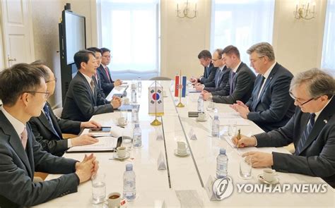 S Korean Trade Chief Meets Croatian PM Yonhap News Agency