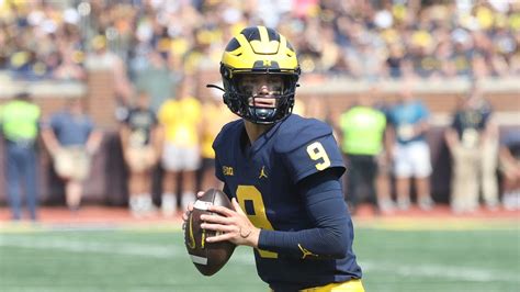 How Michigan football QB J.J. McCarthy has replaced Cade McNamara in more ways than one