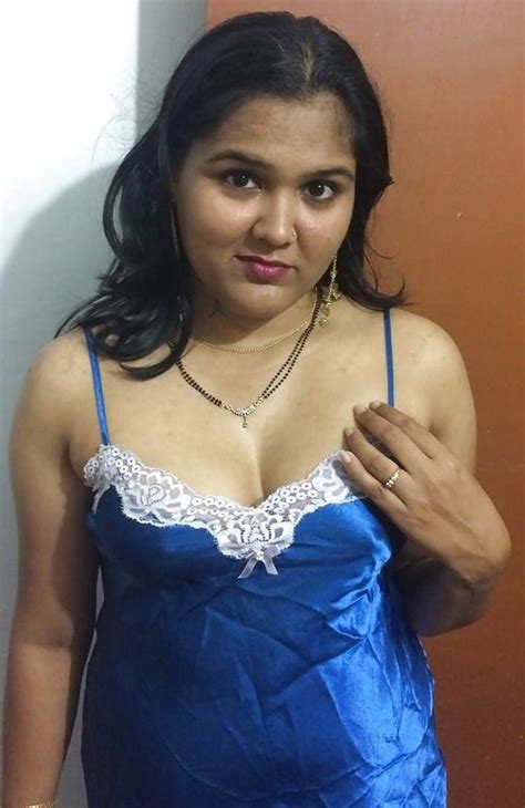 Beautiful Hot Desi Wife Pics Desi Old Pictures HD SD DropMMS
