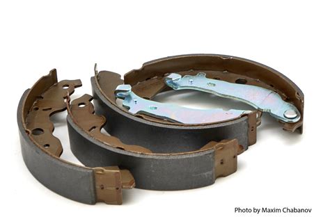 Колодки задние барабанные 9890 LPR для Lada Largus и Renault купить