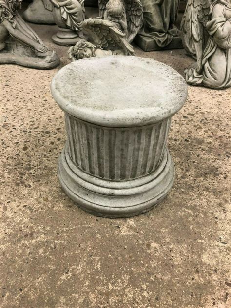 Stunning Stone Small Roman Style Sculpture Garden Plinth Ornament