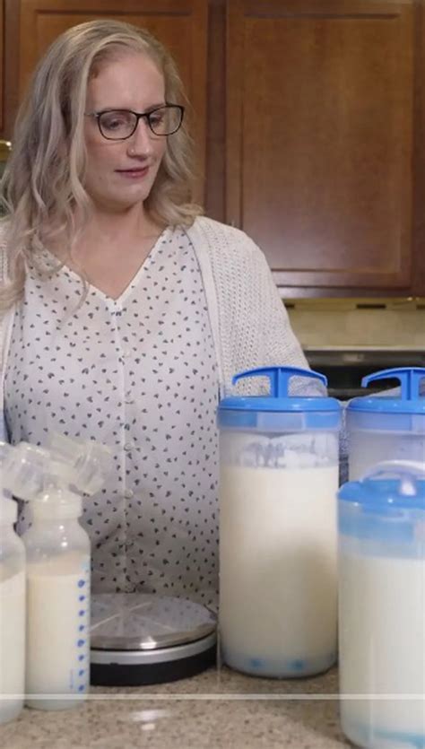 'People call me the pumping queen — I make so much breast milk I hold a