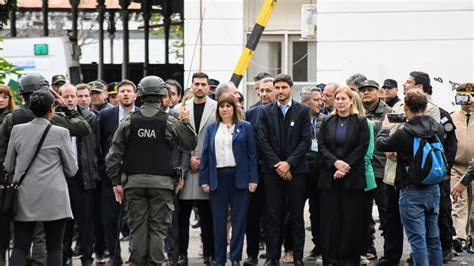 El gobernador Maximiliano Pullaro a la policía de Santa Fe Actúen es