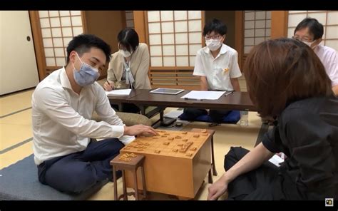 朝日新聞将棋取材班 On Twitter 村）菅井八段が127手で勝ちました。終盤、タダの地点に銀をグイッと出る妙手が炸裂し、逆転勝ちとなりました。佐藤九段はショックを隠しきれない様子でし