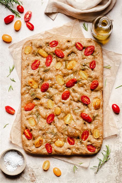 Focaccia Integrale Con Pomodorini Datterini Essenza Vegetale