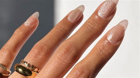 Sheer Sparkle Nails Are The Glazed Donuts Cute Little Sister Glamour Uk